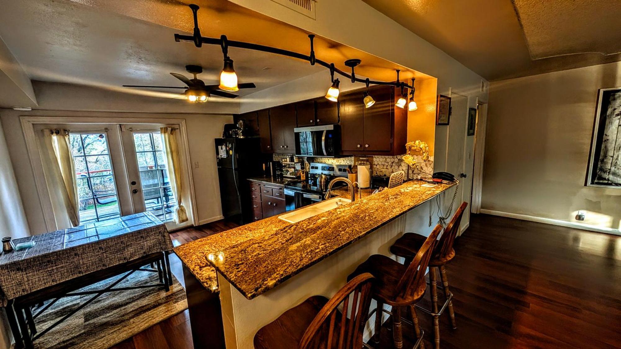 Wona's 2 Bedrooms Full Kitchen Homestay